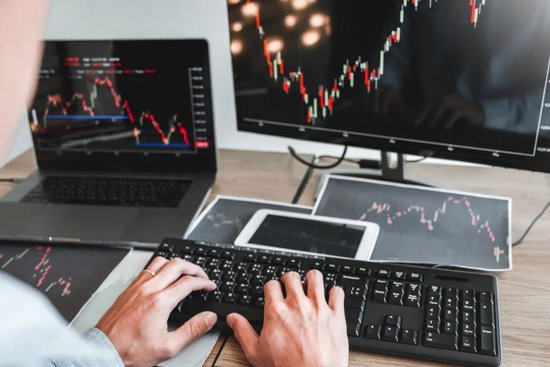 两融投资双刃剑：杠杆如何成就财富与风险？十年股民亲述经验